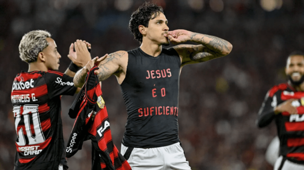 j1.com Pedro marca no fim, supera polêmica, e Flamengo vence Fluminense no Brasileirão⚽